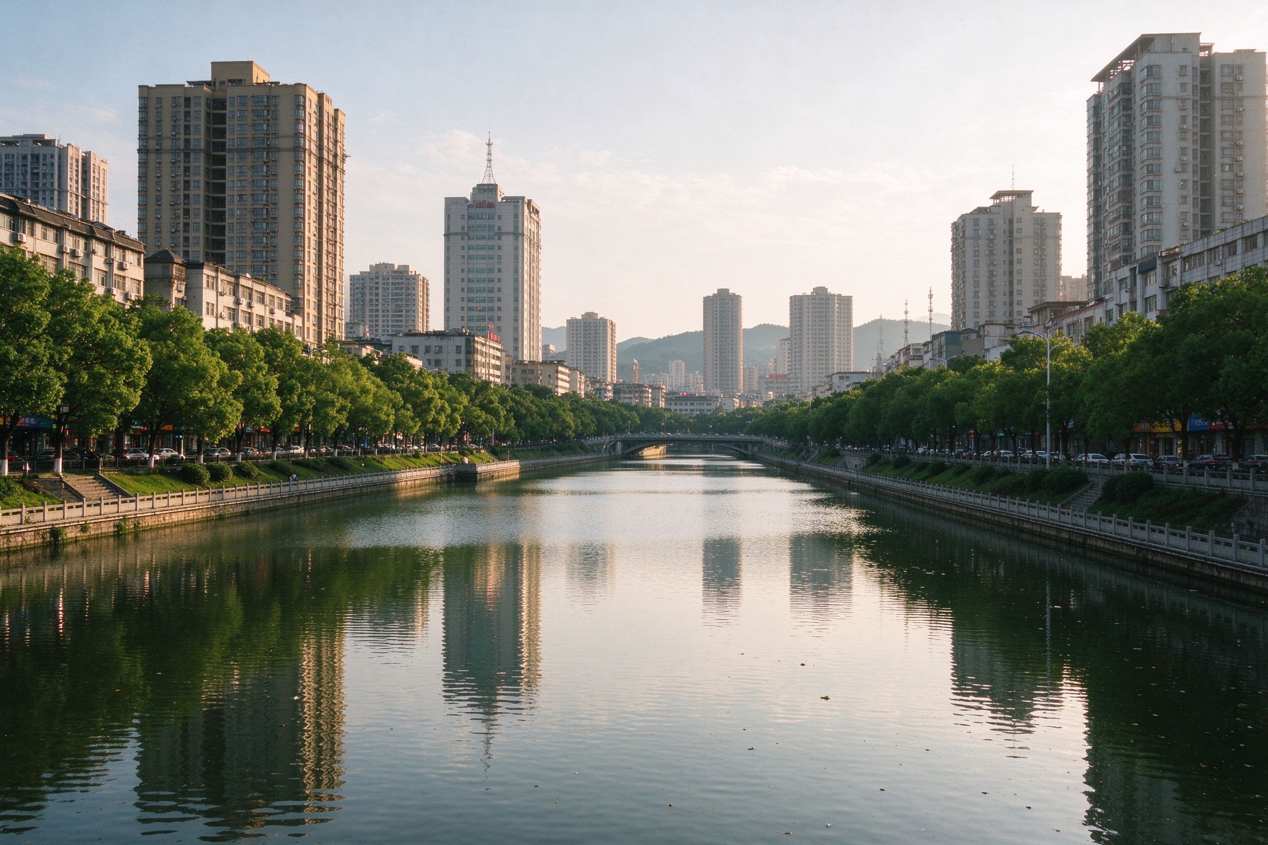 信阳浉河南湾湖方向城市景观